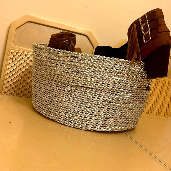 Silver Metallic Flexible Basket 🧺 - Picture 3 of 4